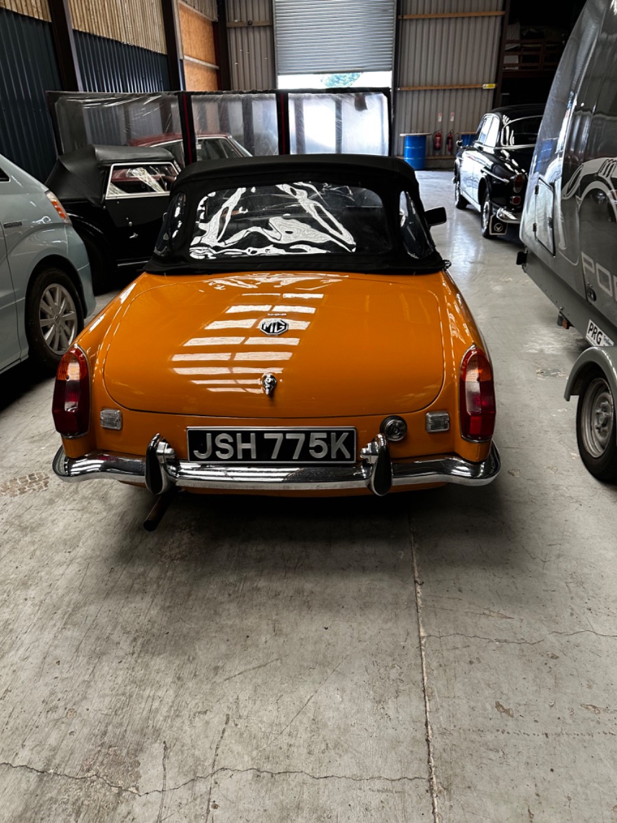 1972 MG MGB Image 3